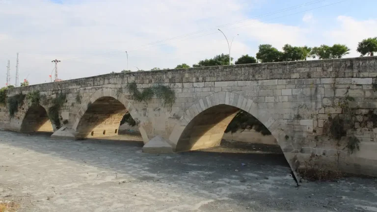 Bac Köprüsü