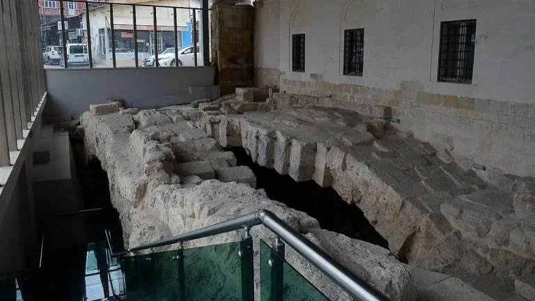 Makam-ı Şerif Camii
